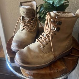 Mens size 7 Ugg boots